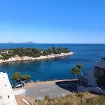 Pensión Ethra 2*