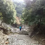 Pensión Ethra 2*