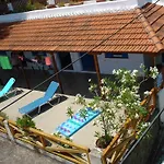 Pensión Ethra Patitiri